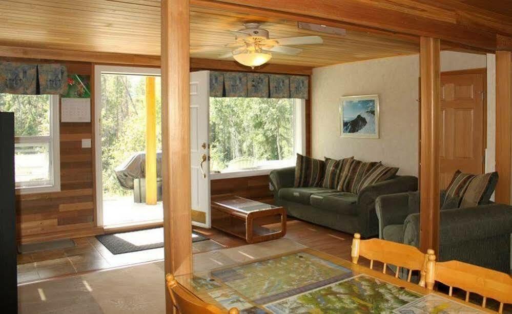 Heavens Edge Mountain Lodge เวลเมาท์ ภายนอก รูปภาพ